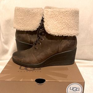 UGG Zea Leather Wedge Lace-up Boots